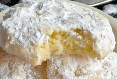 Thumbnail for Buttery Snowball Cookies – Light, Crispy & Melt-In-Your-Mouth